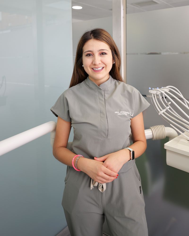 Dra. Aylin, periodoncista de BUKODENT, clínica dental en Hortaleza, Madrid